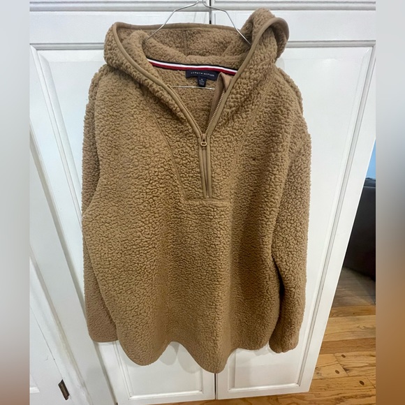 Tommy Hilfiger Jackets & Blazers - Tommy Hilfiger fleece Quarter Zip